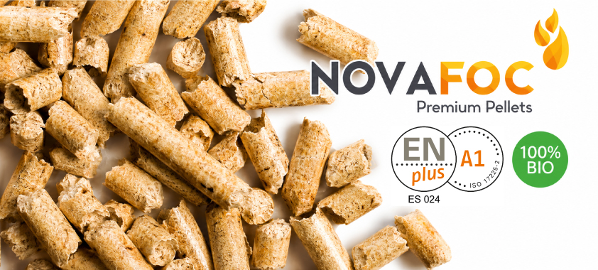 Sacs de pèl·let NovaFoc Premium Pellets certificats ENplus A1 (ES 024) i 100% Bio. Combustible de biomassa d’alta qualitat per a estufes i calderes, amb baix contingut en cendres i alt rendiment energètic.