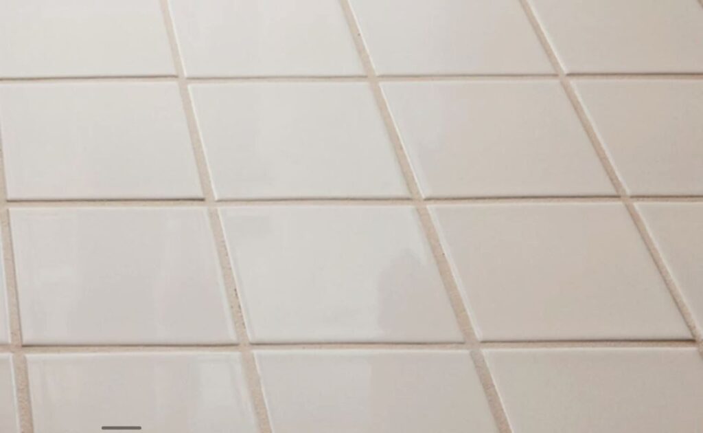 Juntes de rajoles de color beige